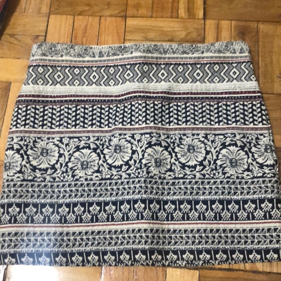 Chic Springfield Mini skirt with cool patterns - Picture 3 of 5